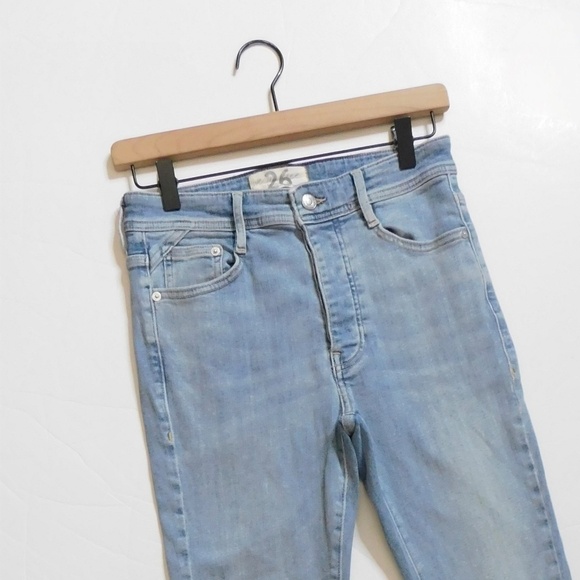 WE THE FREE Free People Light Wash High Waist Denim Jeans Stretch Button Fly 26 - Picture 5 of 11